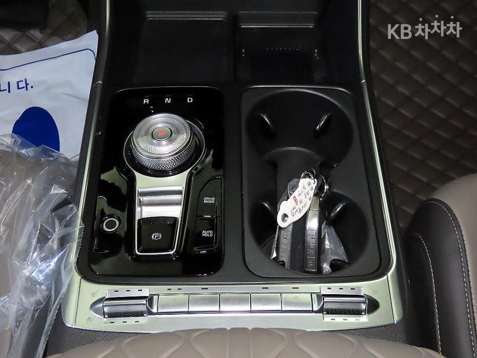 Kia Carnival — miniaturë 12