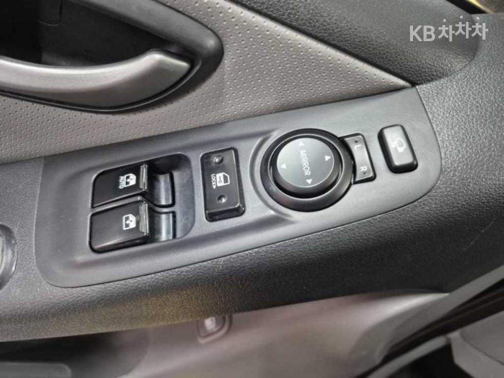 Hyundai Starex — miniaturë 7