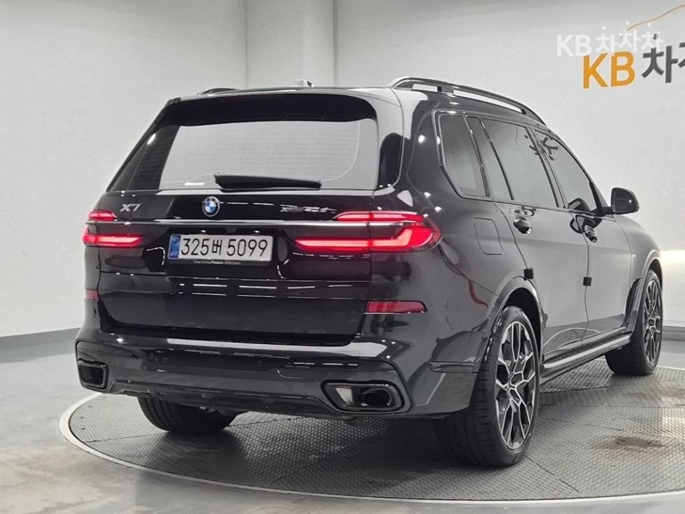 BMW X7 — miniaturë 3