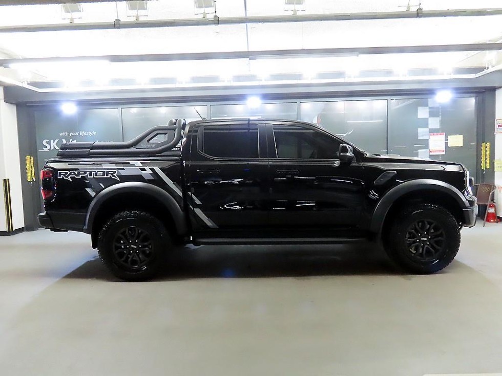 2023 Ford 4 photo