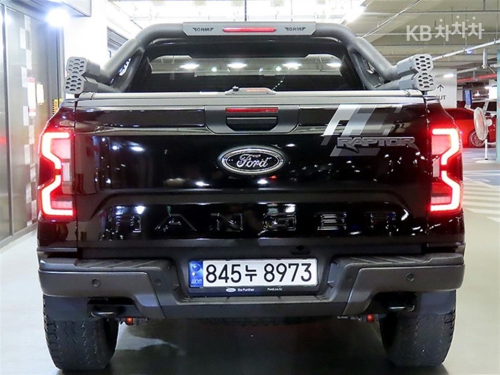 2023 Ford 4 photo
