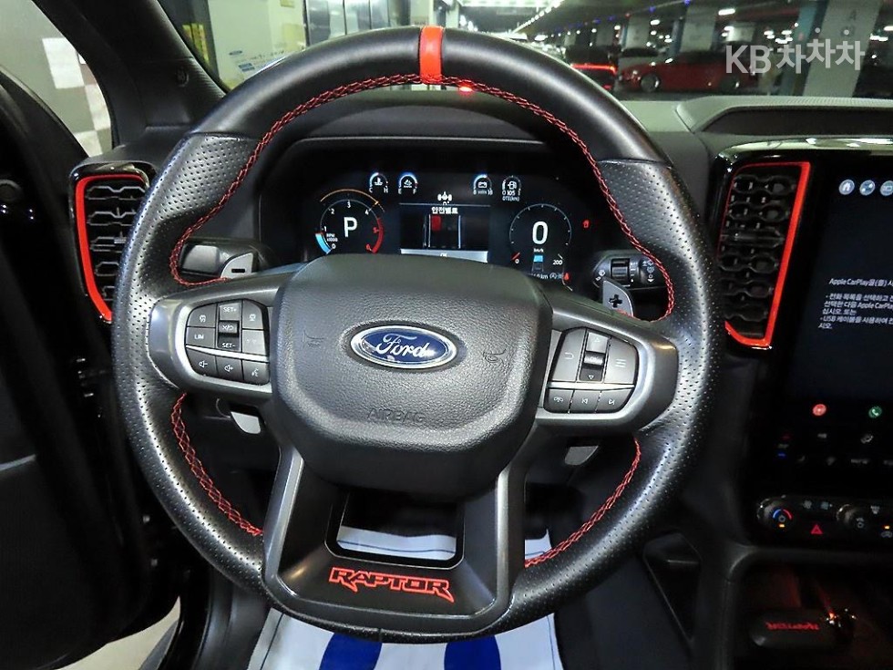 2023 Ford 4 photo