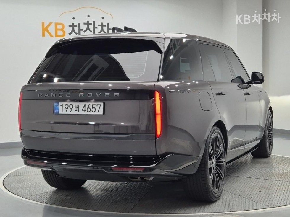 Land Rover Range Rover — miniaturë 3