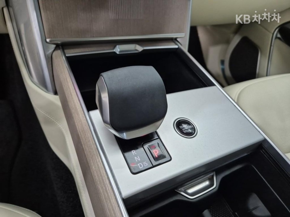 Land Rover Range Rover — miniaturë 8