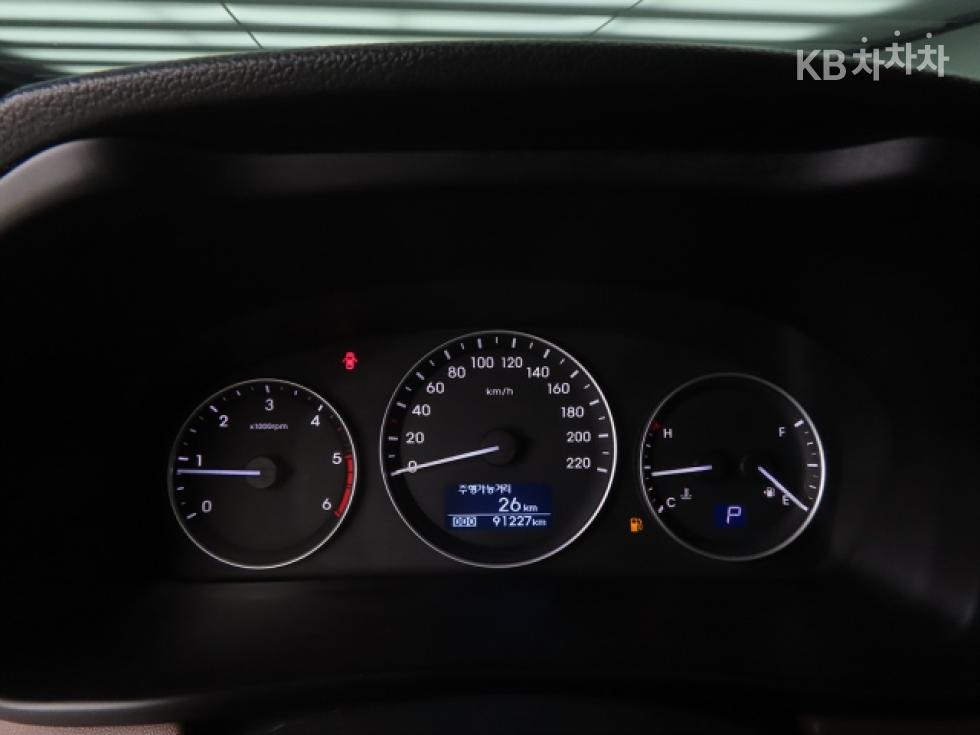 Hyundai Starex — miniaturë 10
