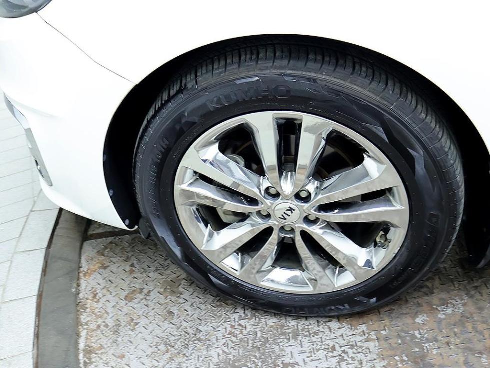 Kia Carnival — miniaturë 8