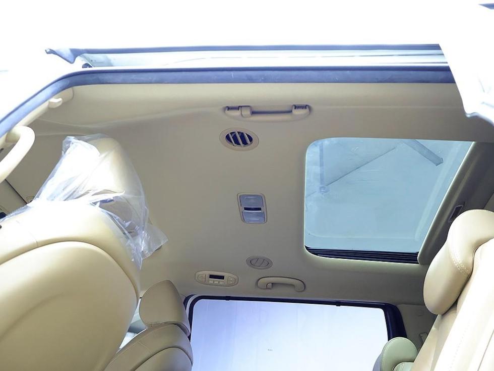Kia Carnival — miniaturë 15