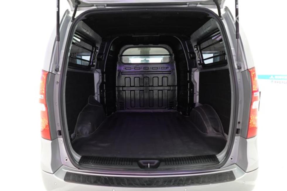Hyundai Starex — miniaturë 9