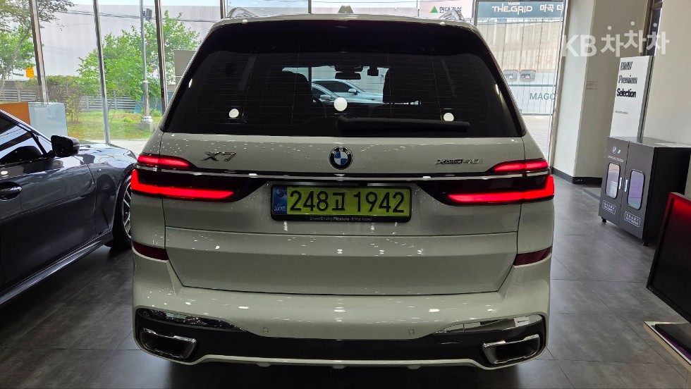 BMW X7 — miniaturë 3