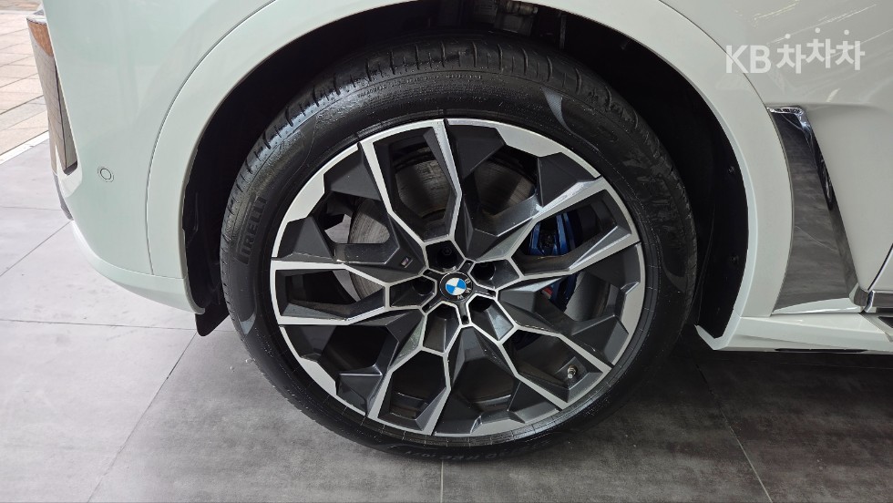 BMW X7 — miniaturë 7