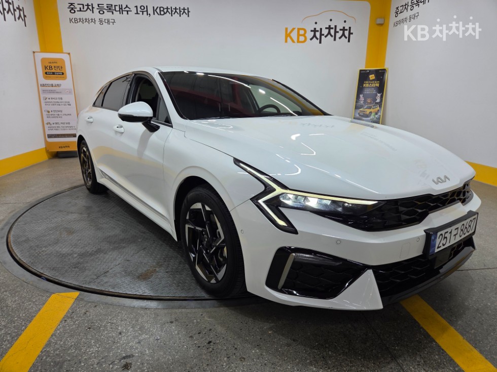 Kia K5 — miniaturë 8