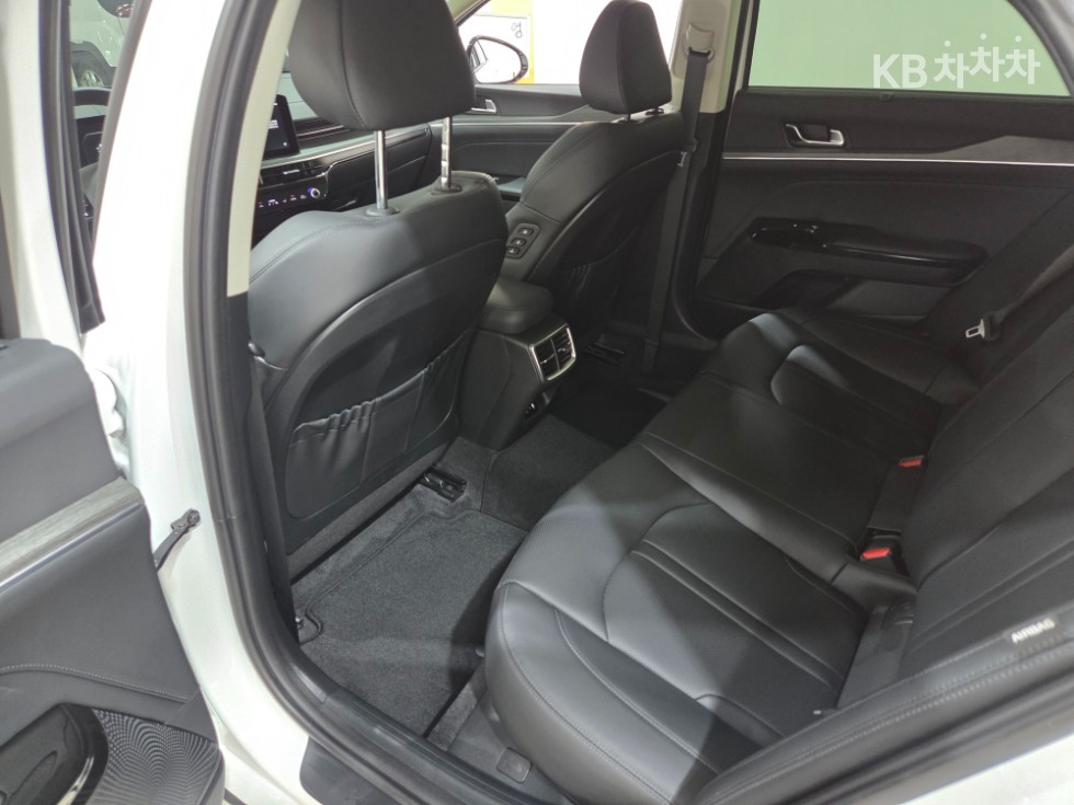 Kia K5 — miniaturë 14