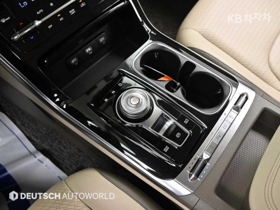Kia Carnival — miniaturë 9