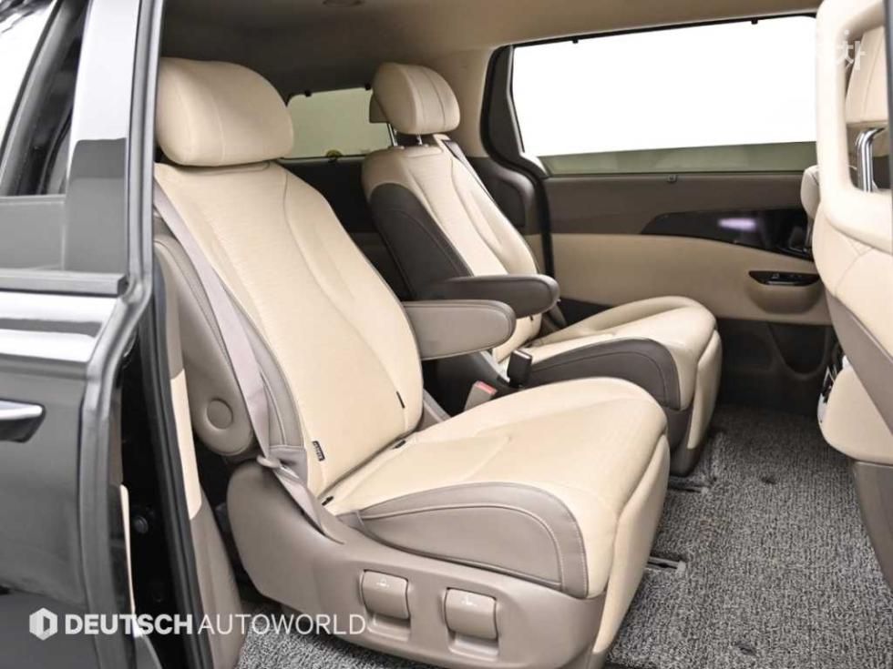 Kia Carnival — miniaturë 12