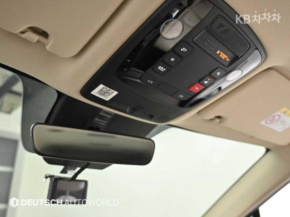 Kia Carnival — miniaturë 18