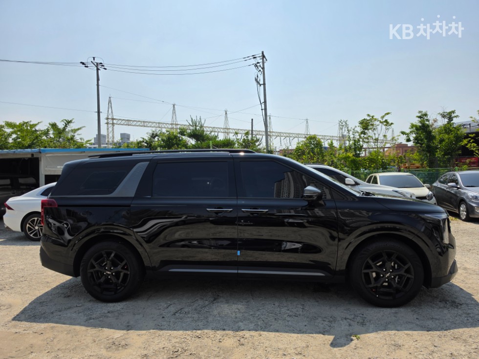 Kia Carnival — miniaturë 6