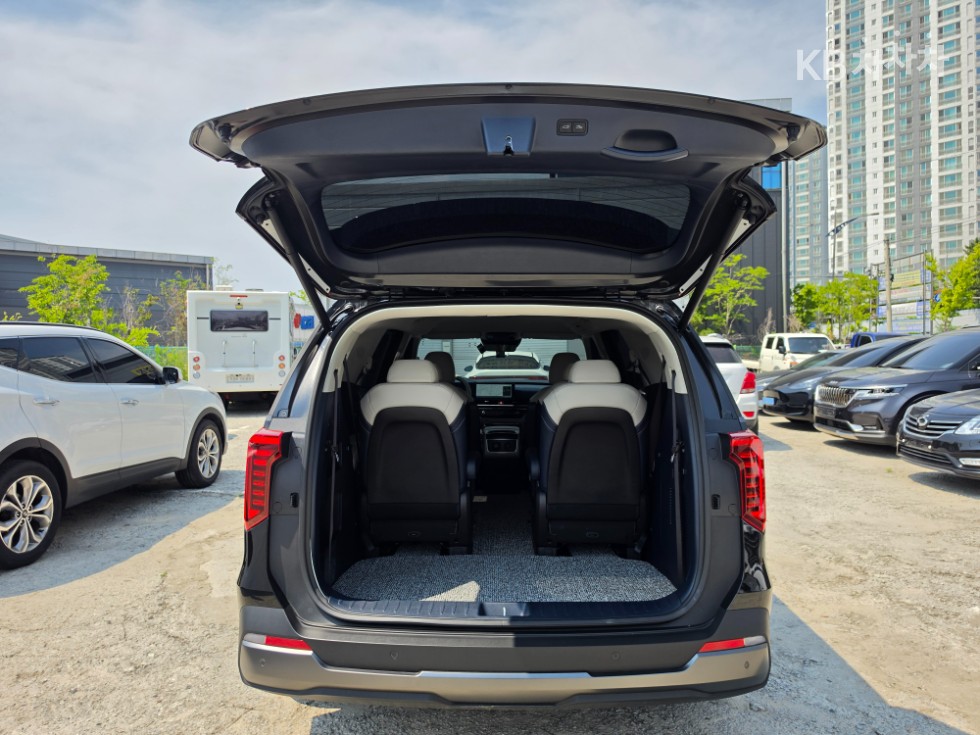 Kia Carnival — miniaturë 7