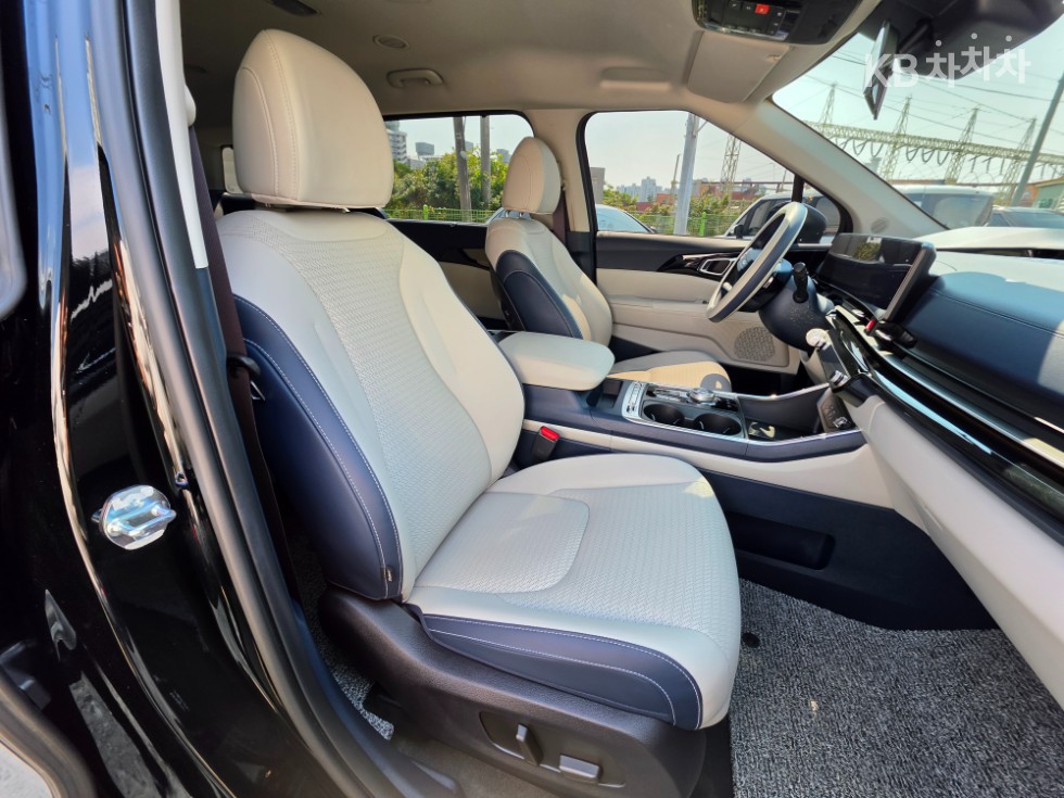 Kia Carnival — miniaturë 11