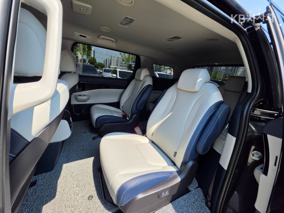 Kia Carnival — miniaturë 12