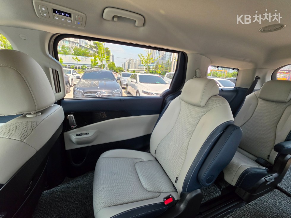 Kia Carnival — miniaturë 13