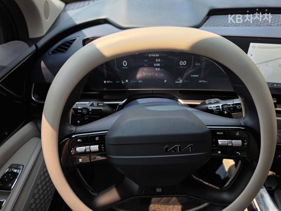 Kia Carnival — miniaturë 15