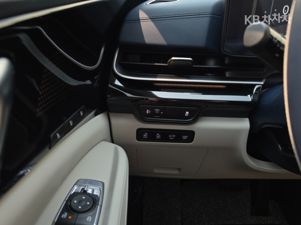 Kia Carnival — miniaturë 19