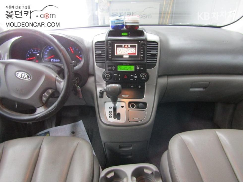 Kia Carnival — miniaturë 7