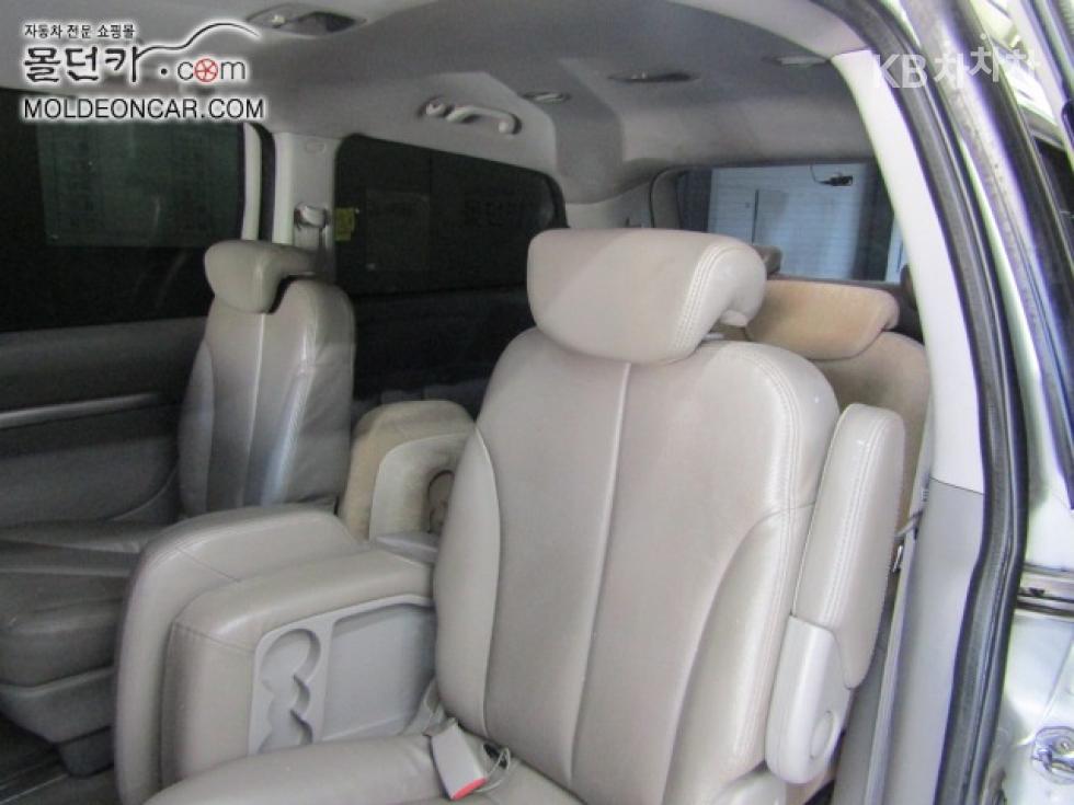 Kia Carnival — miniaturë 10