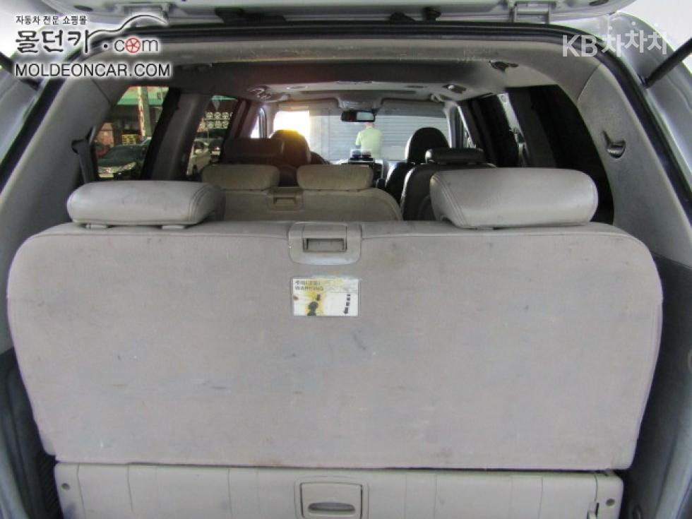 Kia Carnival — miniaturë 11