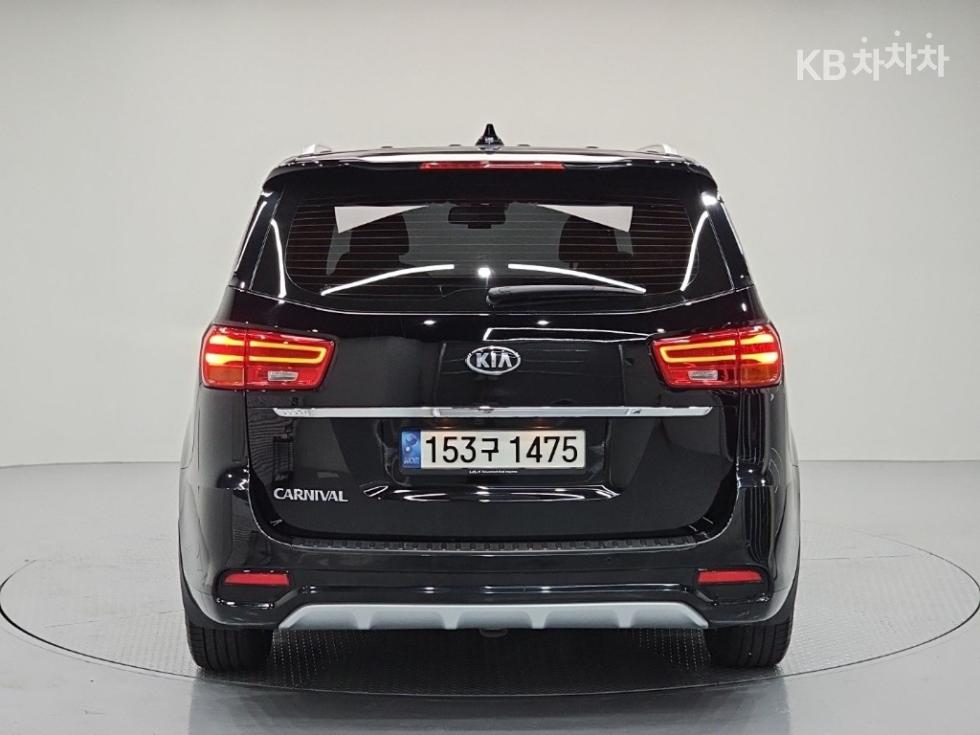 Kia Carnival — miniaturë 3