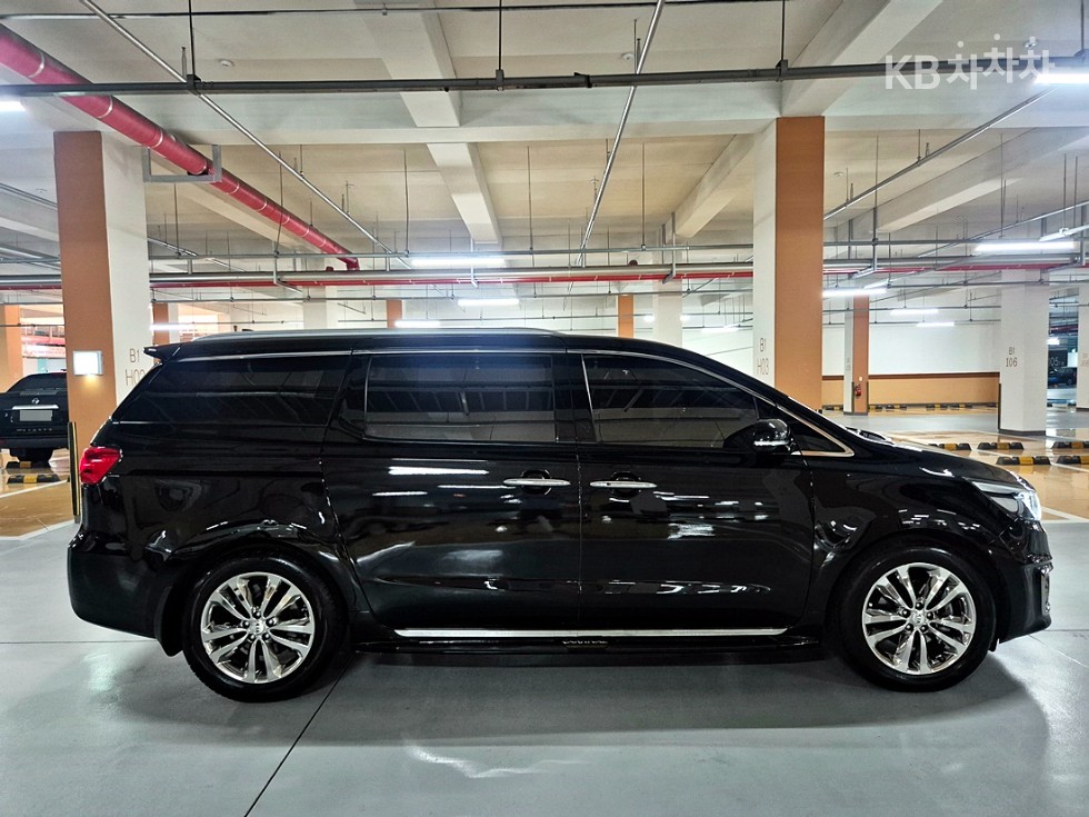 Kia Carnival — miniaturë 8