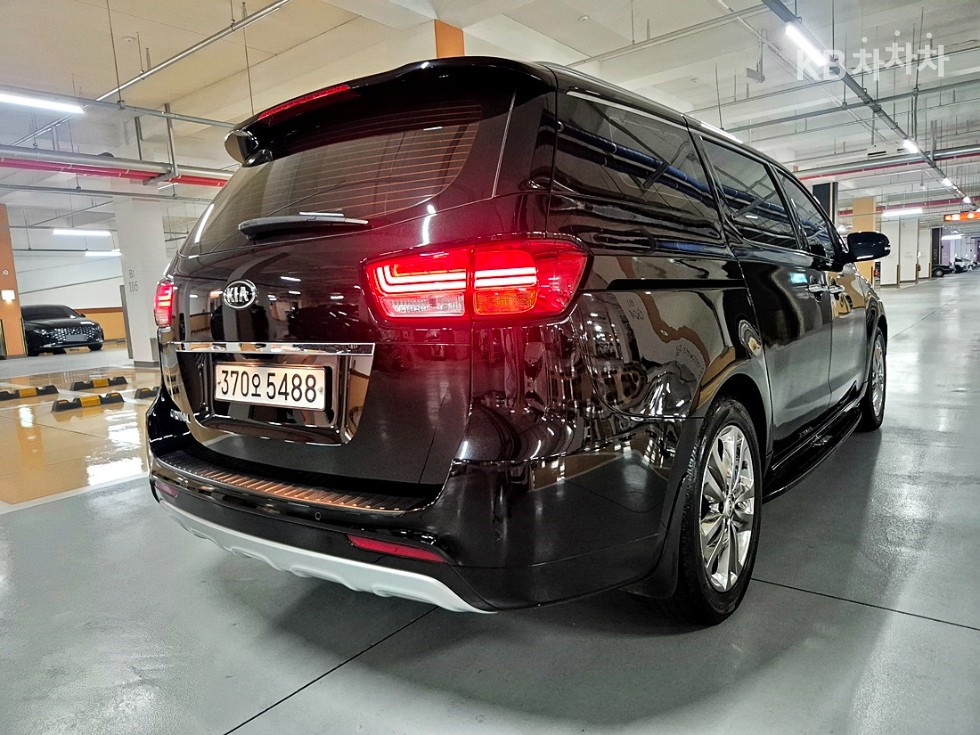 Kia Carnival — miniaturë 6