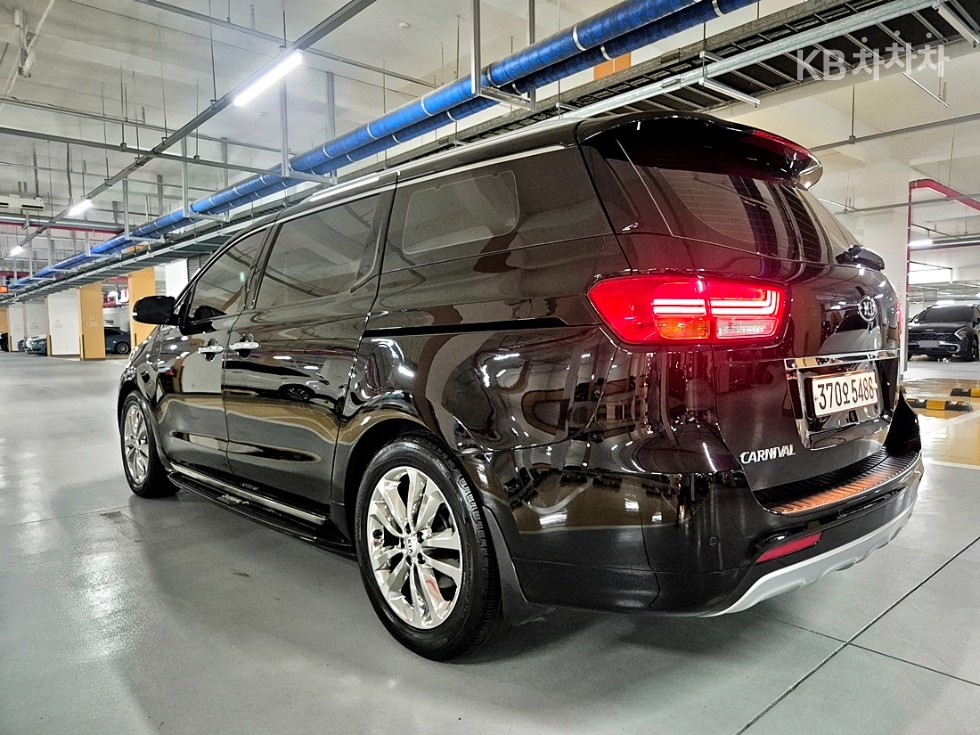 Kia Carnival — miniaturë 4