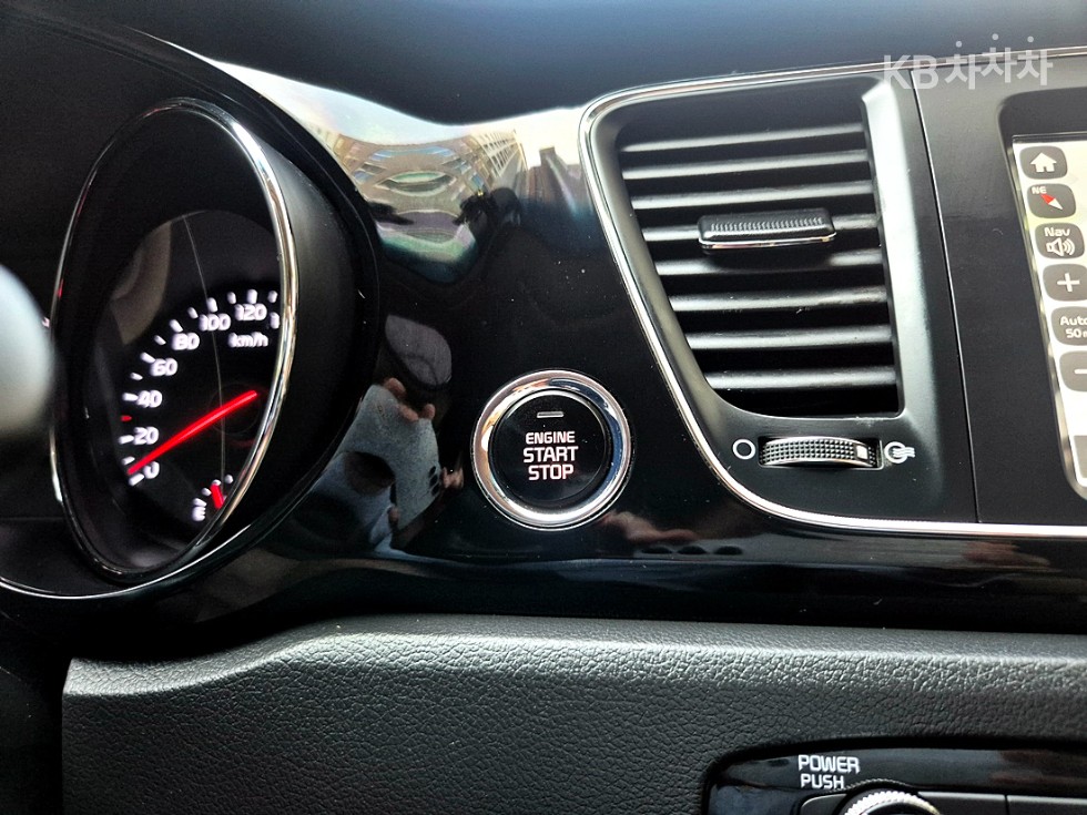 Kia Carnival — miniaturë 19