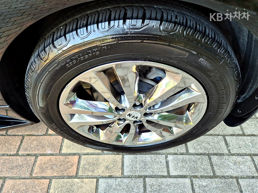 Kia Carnival — miniaturë 32