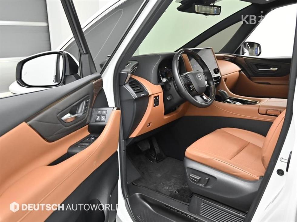 Toyota Alphard — miniaturë 11