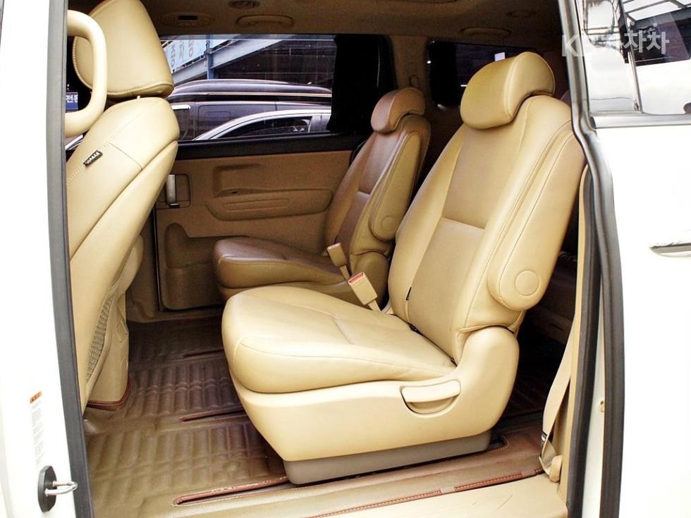 Kia Carnival — miniaturë 6