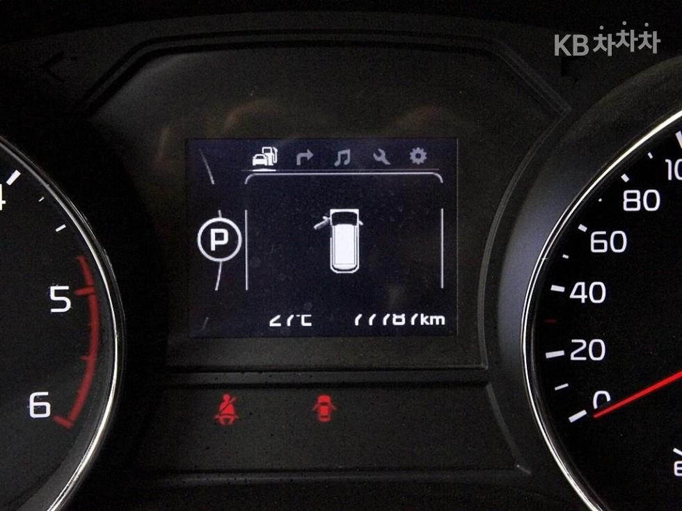 Kia Carnival — miniaturë 9