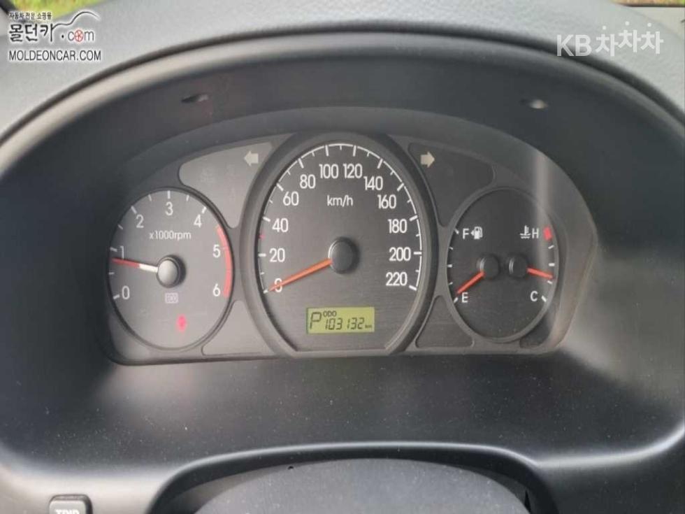Hyundai Starex — miniaturë 5