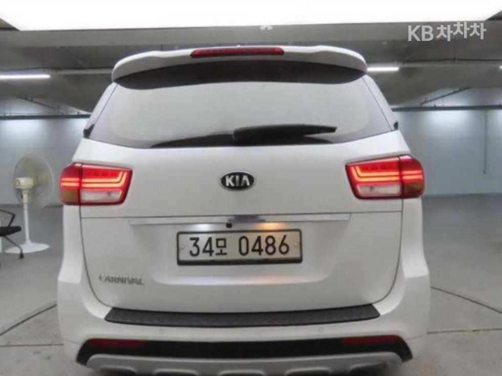 Kia Carnival — miniaturë 3