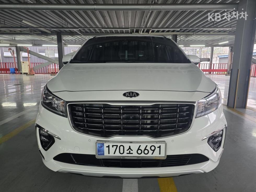 Kia Carnival — miniaturë 2