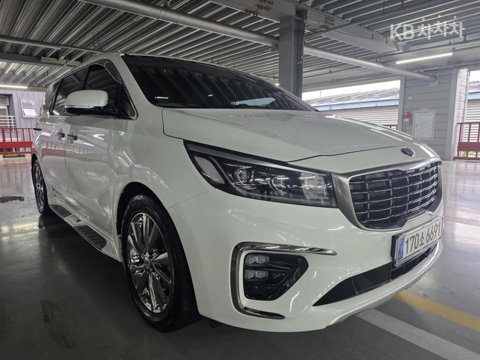Kia Carnival — miniaturë 3
