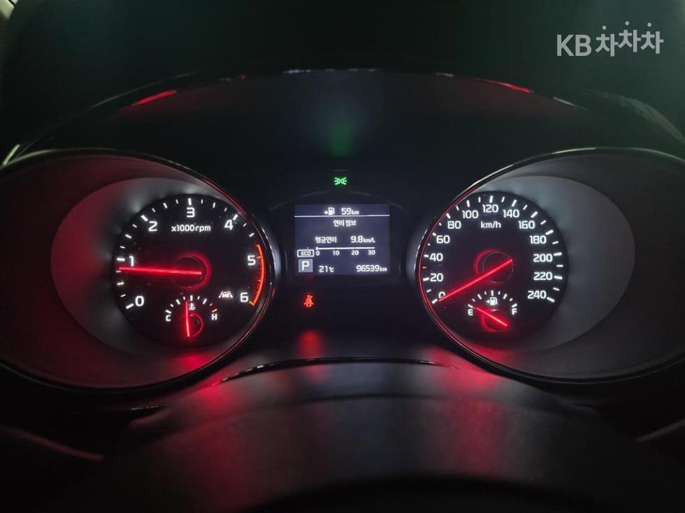 Kia Carnival — miniaturë 8
