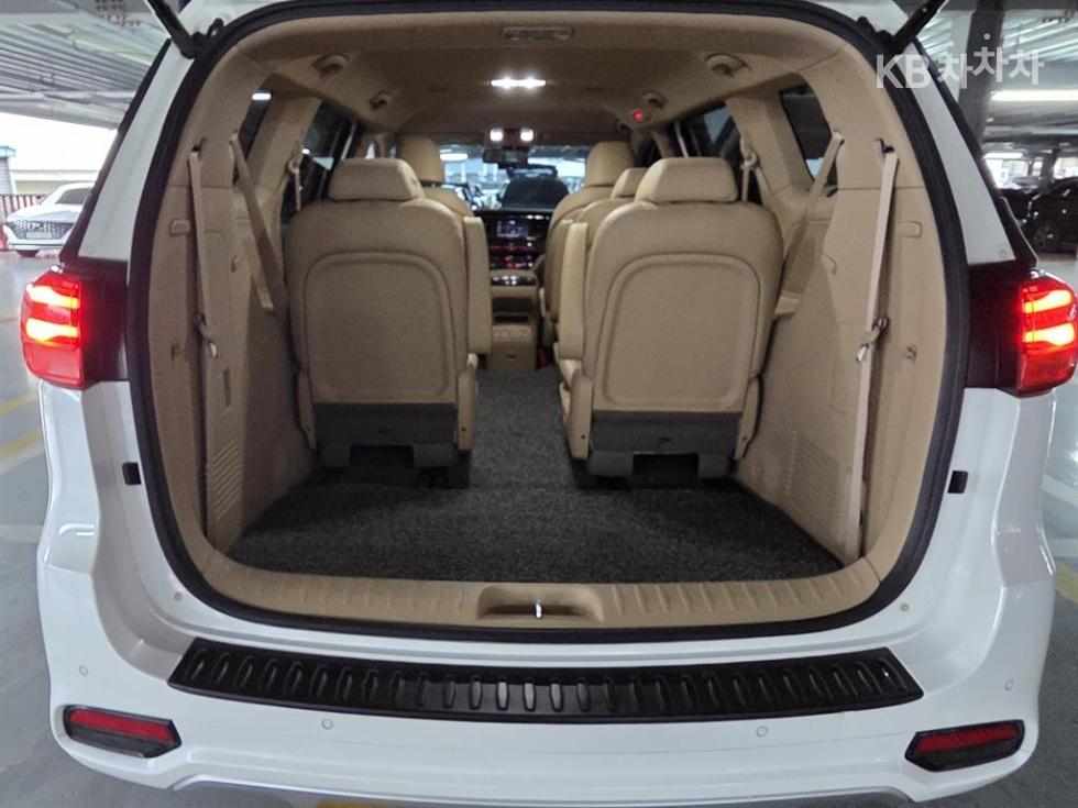Kia Carnival — miniaturë 12