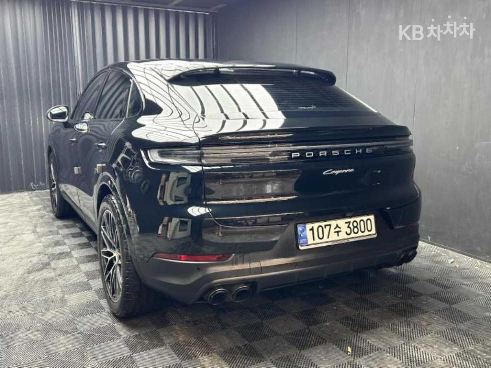 2024 Porsche (9Y0) photo