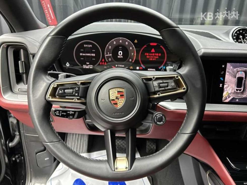 2024 Porsche (9Y0) photo