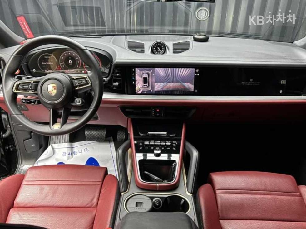 2024 Porsche (9Y0) photo