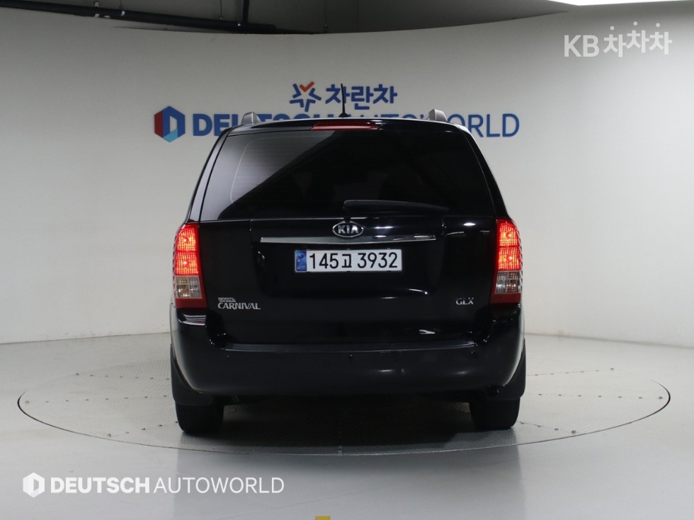 Kia Carnival — miniaturë 4