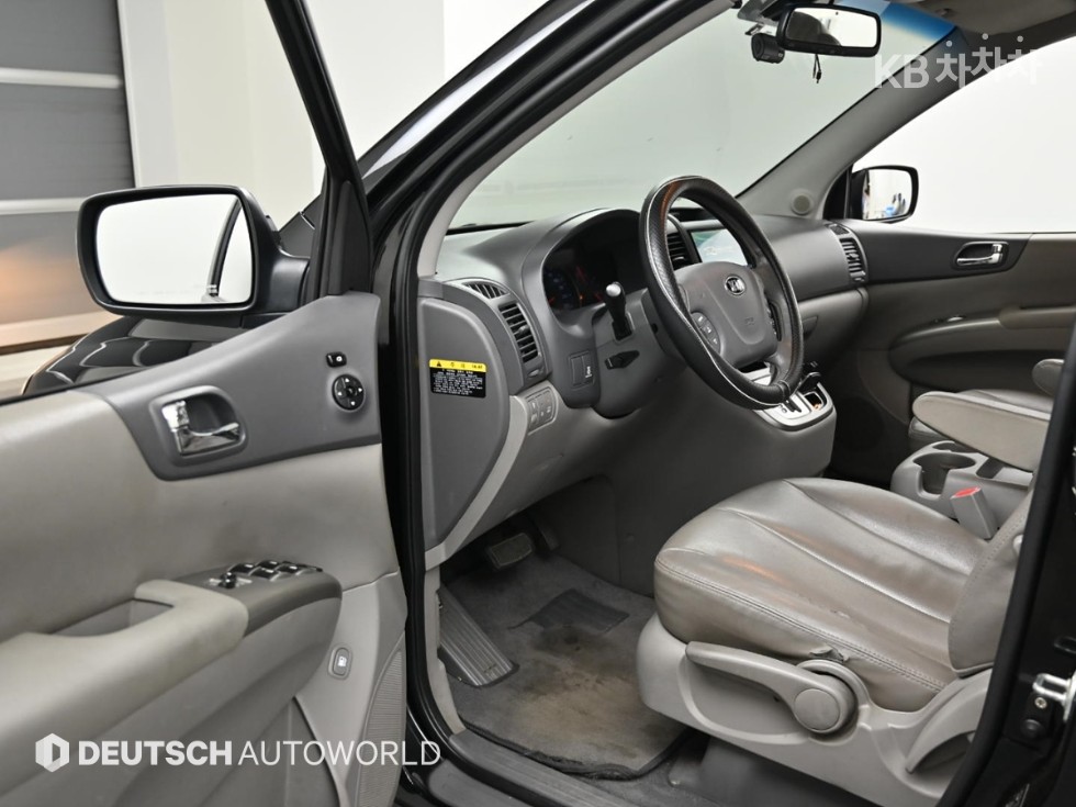 Kia Carnival — miniaturë 11