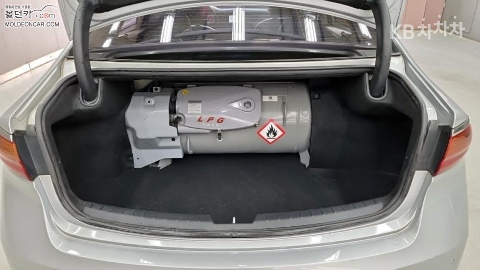 Kia K7 — miniaturë 18